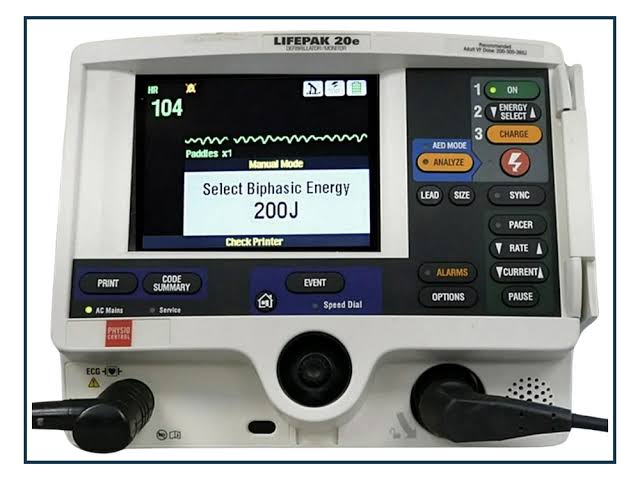 LIFEPAK 20e Biphasic Defibrillator with Monitor – AED & Manual Modes | Medtronic